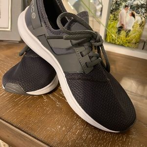 New Balance Womens Shoe size 8